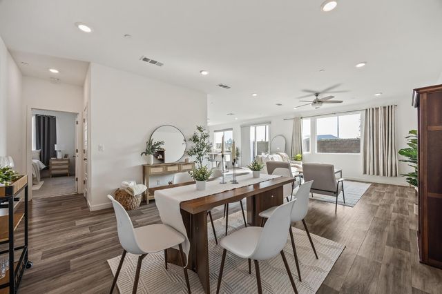 5783 W Laguna Avenue, Fresno, CA 93722