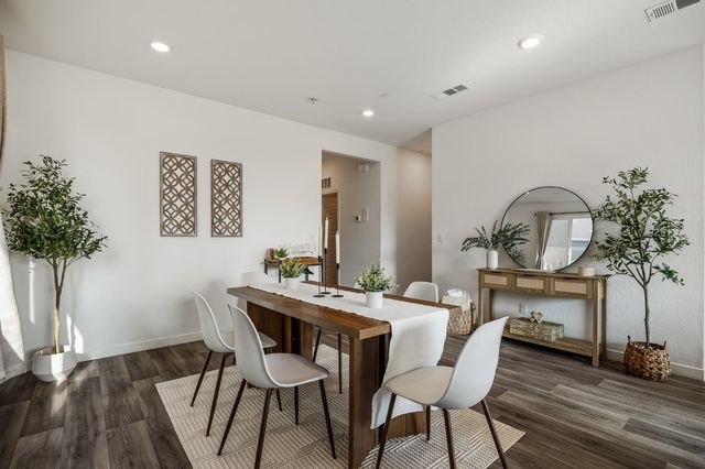 5783 W Laguna Avenue, Fresno, CA 93722