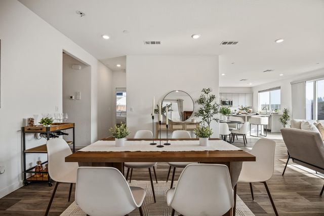 5783 W Laguna Avenue, Fresno, CA 93722