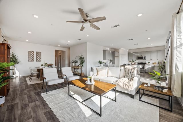 5783 W Laguna Avenue, Fresno, CA 93722