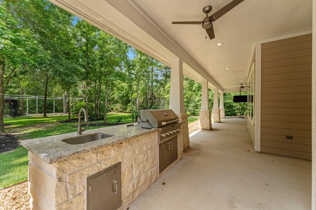 26111 Upper Beacon Place, Montgomery, TX 77316