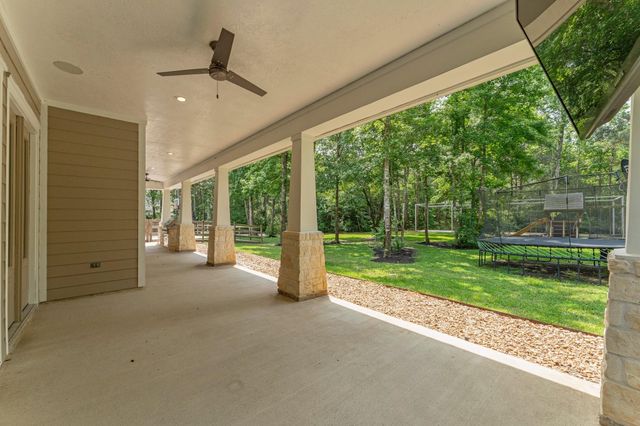 26111 Upper Beacon Place, Montgomery, TX 77316