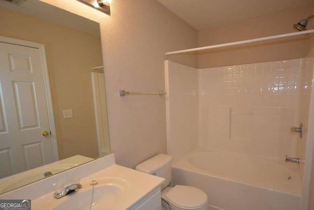 142 Brookview Drive, Riverdale, GA 30274