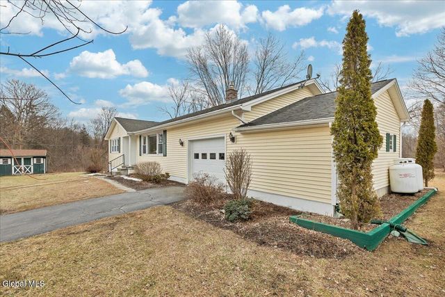 25 Sunset Avenue, Fort Ann, NY 12827