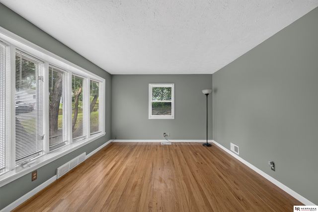 4210 N 65th Avenue, Omaha, NE 68104