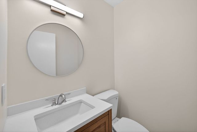 60 Laurelwood 32-3, Stoughton, MA 02072