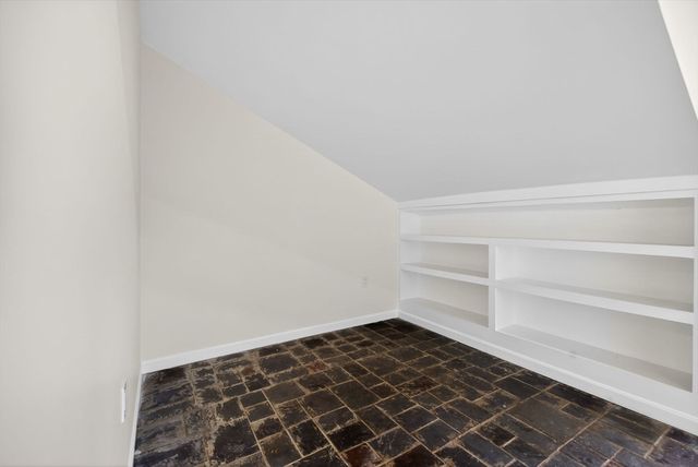 60 Laurelwood 32-3, Stoughton, MA 02072