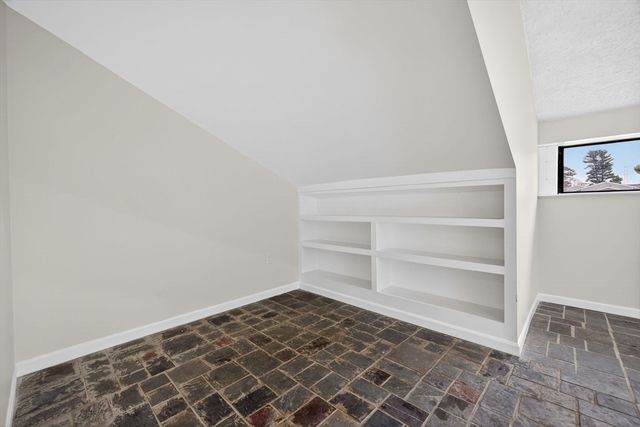 60 Laurelwood 32-3, Stoughton, MA 02072