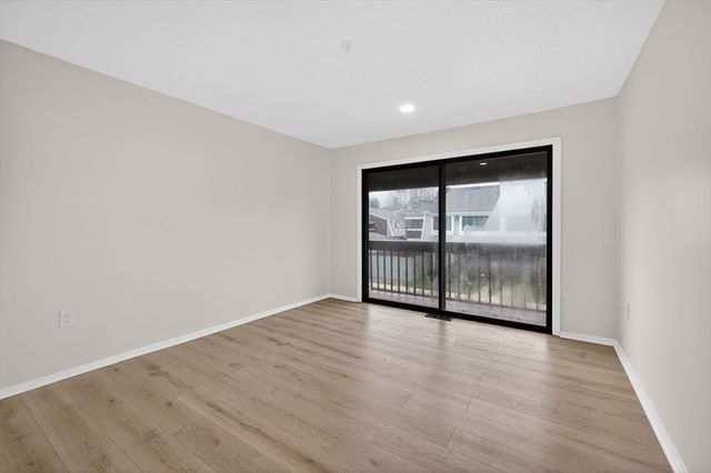 60 Laurelwood 32-3, Stoughton, MA 02072