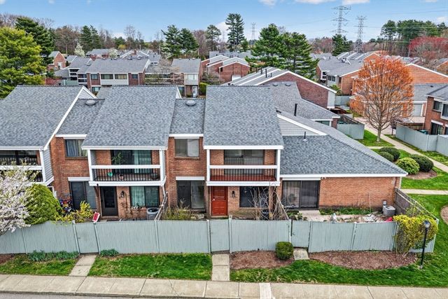 60 Laurelwood 32-3, Stoughton, MA 02072