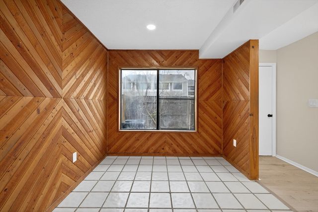 60 Laurelwood 32-3, Stoughton, MA 02072