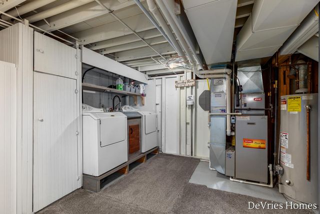 119 W Mckinley Avenue, Zeeland, MI 49464