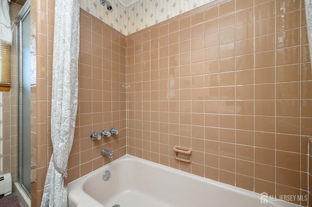 69 Stanford Avenue, Colonia, NJ 07067