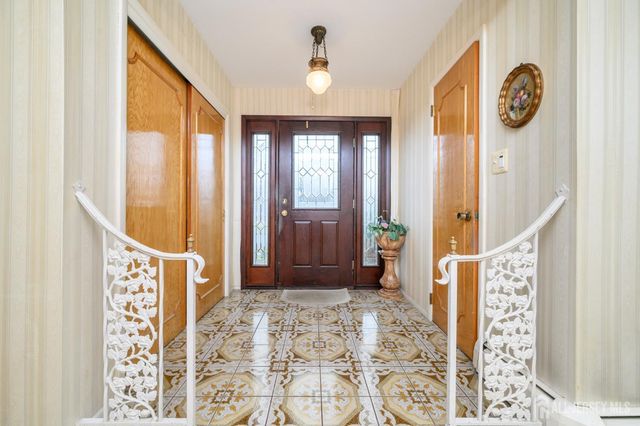 69 Stanford Avenue, Colonia, NJ 07067