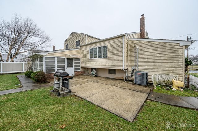 69 Stanford Avenue, Colonia, NJ 07067