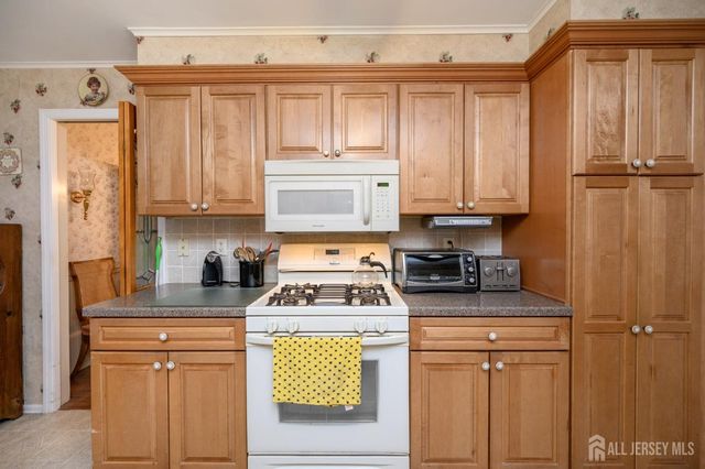 69 Stanford Avenue, Colonia, NJ 07067