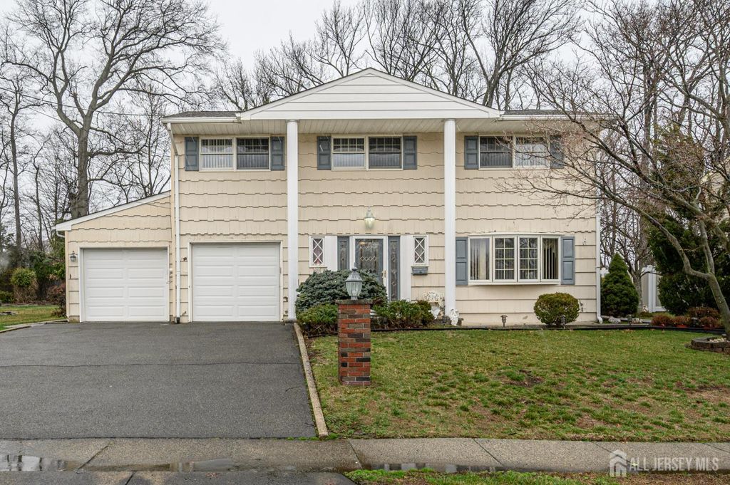 69 Stanford Avenue, Colonia, NJ 07067