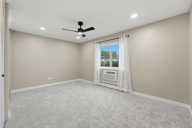 791 W KATHLEEN Drive B, Des Plaines, IL 60016