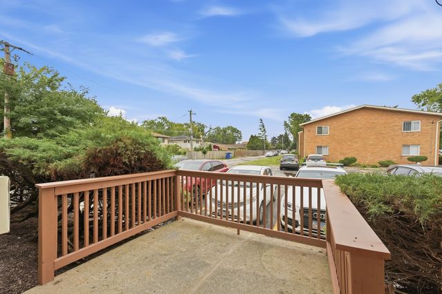 791 W KATHLEEN Drive B, Des Plaines, IL 60016