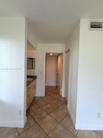 1025 Coral Club Dr 1025, Coral Springs, FL 33071