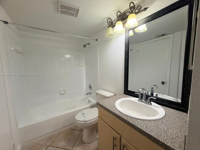 1025 Coral Club Dr 1025, Coral Springs, FL 33071