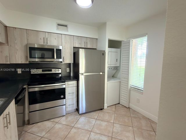1025 Coral Club Dr 1025, Coral Springs, FL 33071