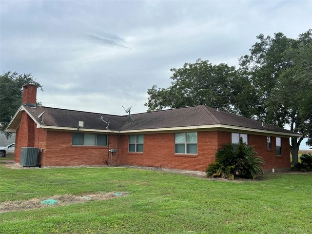 1080 County Road 424, El Campo, TX 77437