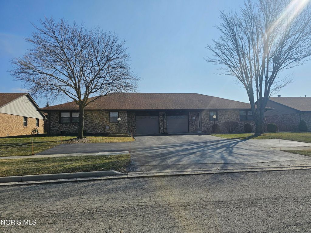 1813 Manor Hill Road, 10, Findlay, OH 45840