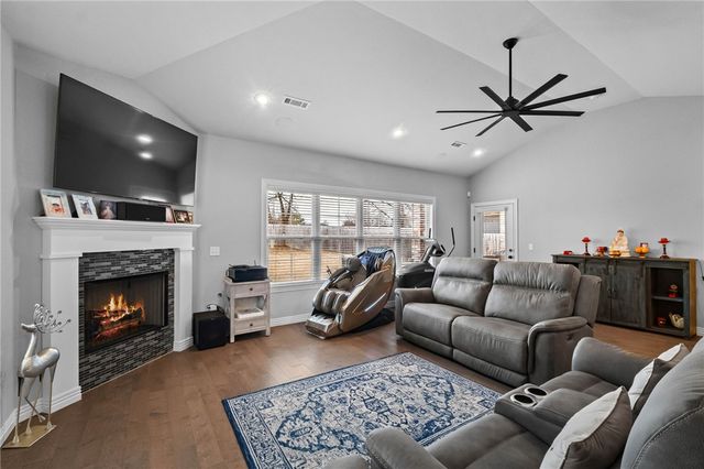 1406 Park Street, Lowell, AR 72745