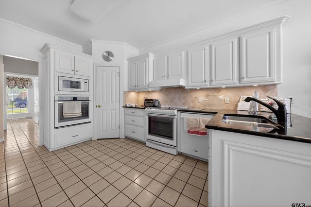 1106 Lonnie Dr, Athens, TX 75752