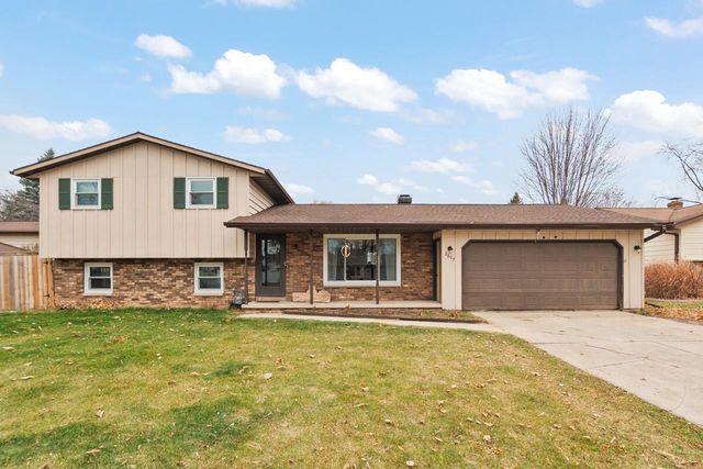 2607 VICKI LANE, Green Bay, WI 54311