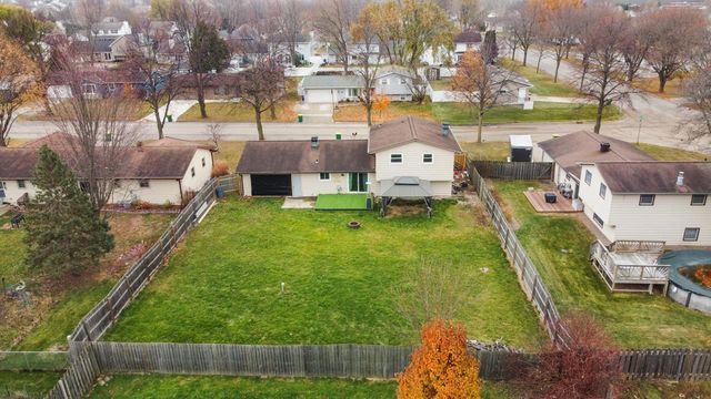 2607 VICKI LANE, Green Bay, WI 54311