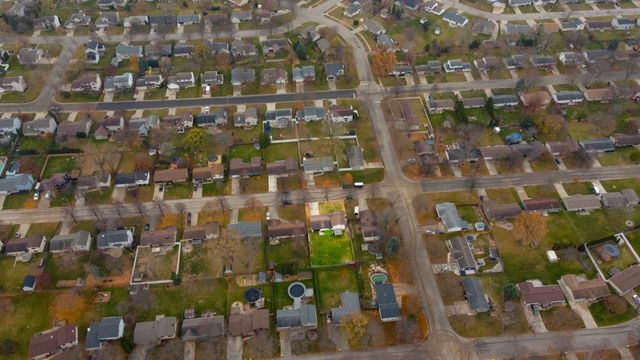 2607 VICKI LANE, Green Bay, WI 54311