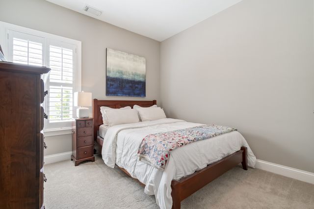 421 Meadowcrest Cir, Franklin, TN 37064