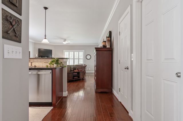 421 Meadowcrest Cir, Franklin, TN 37064