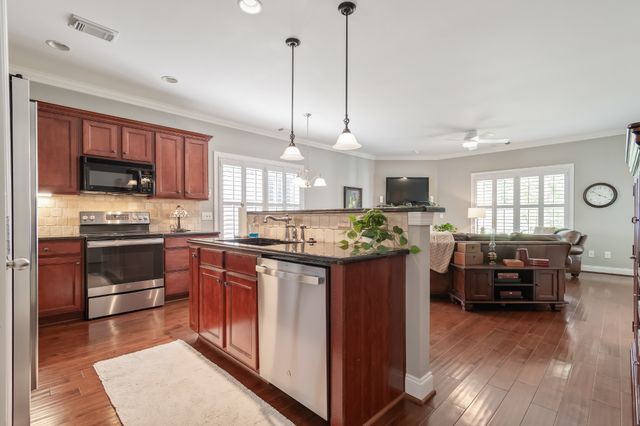 421 Meadowcrest Cir, Franklin, TN 37064