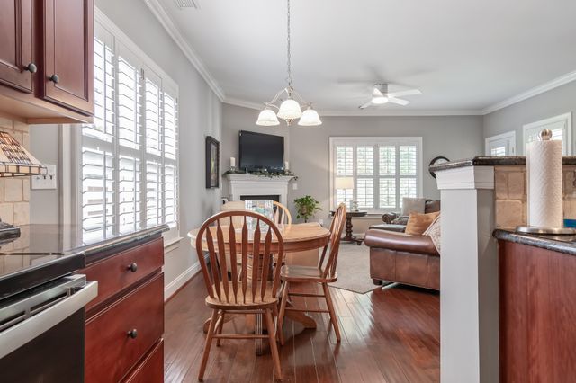 421 Meadowcrest Cir, Franklin, TN 37064