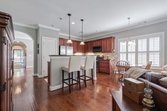 421 Meadowcrest Cir, Franklin, TN 37064