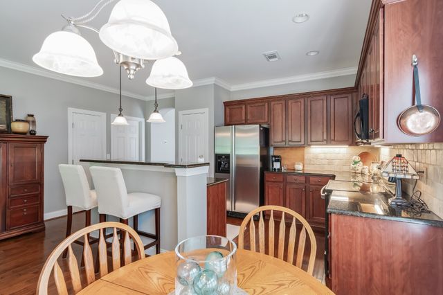 421 Meadowcrest Cir, Franklin, TN 37064