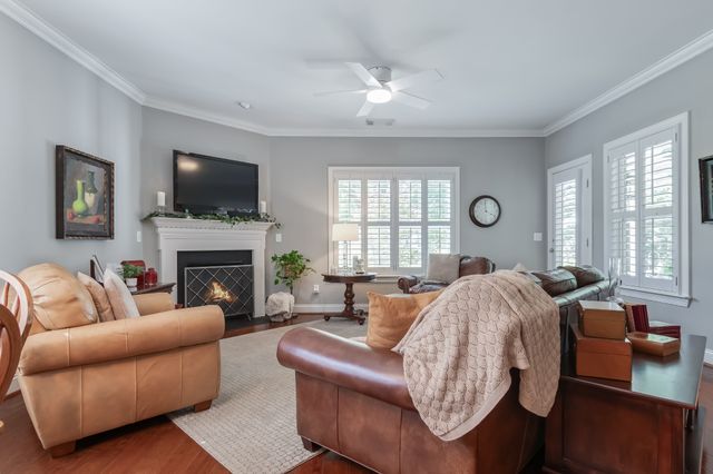 421 Meadowcrest Cir, Franklin, TN 37064