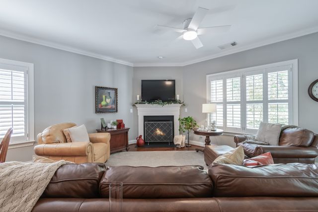 421 Meadowcrest Cir, Franklin, TN 37064