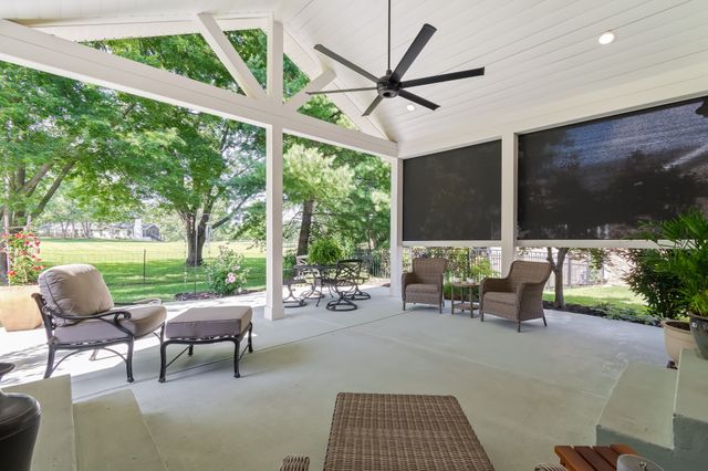 421 Meadowcrest Cir, Franklin, TN 37064