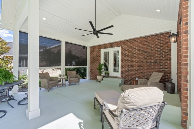 421 Meadowcrest Cir, Franklin, TN 37064