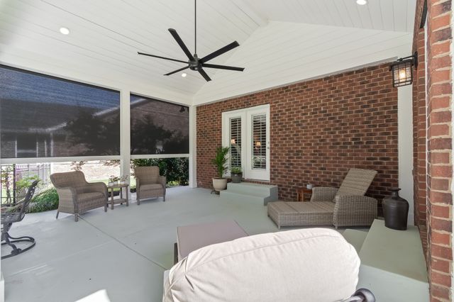 421 Meadowcrest Cir, Franklin, TN 37064