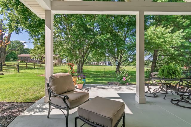 421 Meadowcrest Cir, Franklin, TN 37064