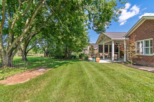 421 Meadowcrest Cir, Franklin, TN 37064