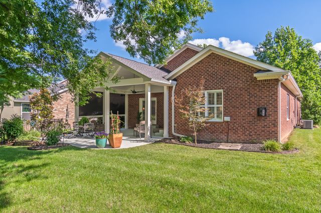 421 Meadowcrest Cir, Franklin, TN 37064