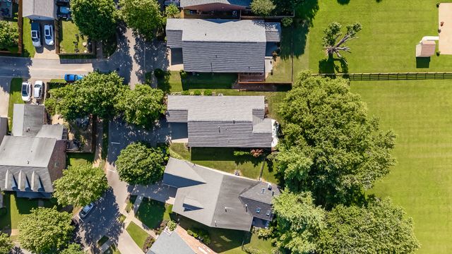 421 Meadowcrest Cir, Franklin, TN 37064