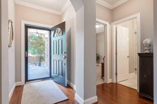 421 Meadowcrest Cir, Franklin, TN 37064