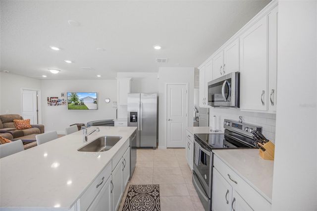 2235 LOVELY LANE, Davenport, FL 33896